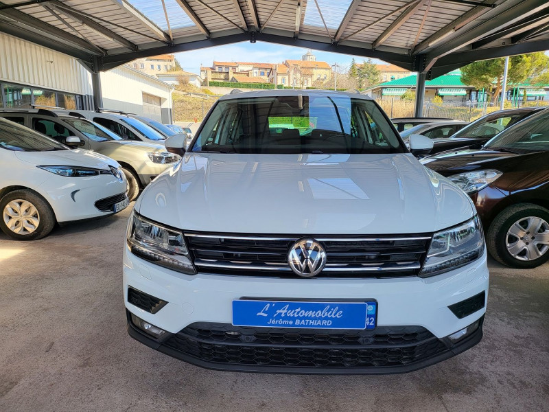 Photo 2 de l'offre de VOLKSWAGEN TIGUAN 2.0 TSI 190CH CARAT EXCLUSIVE 4MOTION DSG7 EURO6D-T à 31990€ chez L'Automobile Jérôme BATHIARD
