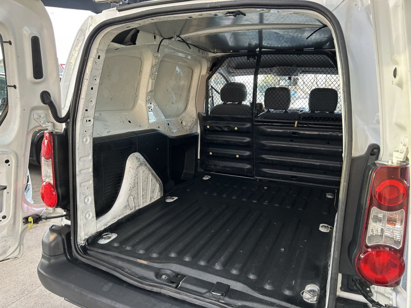 Photo 10 de l'offre de CITROEN BERLINGO 1.6 HDI 90CV 3 PLACES à 10788€ chez L'Automobile Jérôme BATHIARD