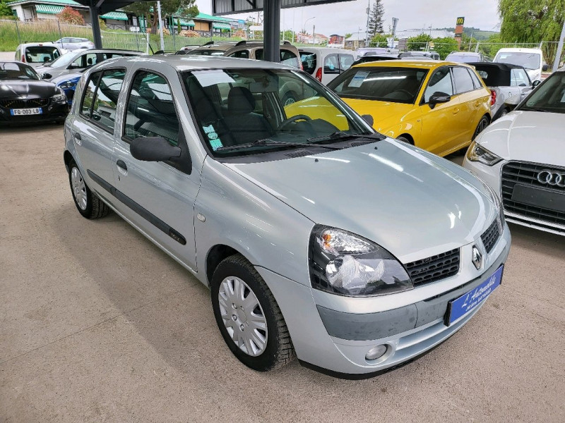 Photo 2 de l'offre de RENAULT CLIO 1.2 16V 75CH AUTHENTIQUE 5P à 4290€ chez L'Automobile Jérôme BATHIARD