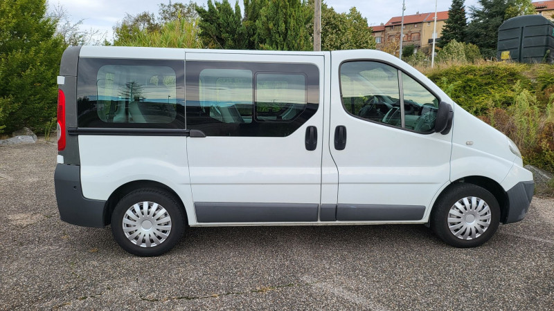 Photo 9 de l'offre de RENAULT TRAFIC II PASSENGER 2.0 DCI 90CH EXPRESSION à 16290€ chez L'Automobile Jérôme BATHIARD