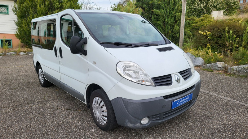 Photo 10 de l'offre de RENAULT TRAFIC II PASSENGER 2.0 DCI 90CH EXPRESSION à 16290€ chez L'Automobile Jérôme BATHIARD