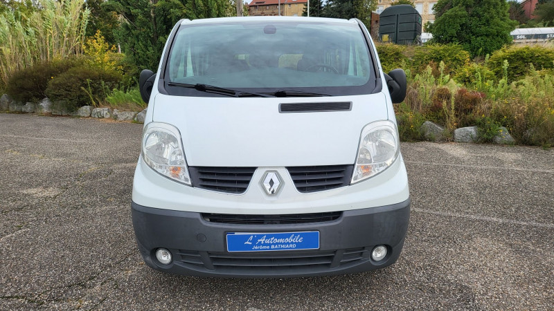 Photo 12 de l'offre de RENAULT TRAFIC II PASSENGER 2.0 DCI 90CH EXPRESSION à 16290€ chez L'Automobile Jérôme BATHIARD