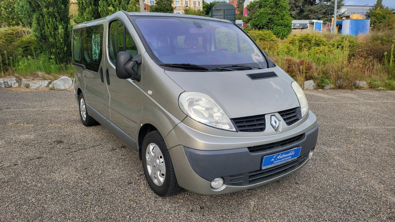 Photo 8 de l'offre de RENAULT TRAFIC II GENERATION L1H1 1000 2.0 DCI 115CH EVADO à 18290€ chez L'Automobile Jérôme BATHIARD