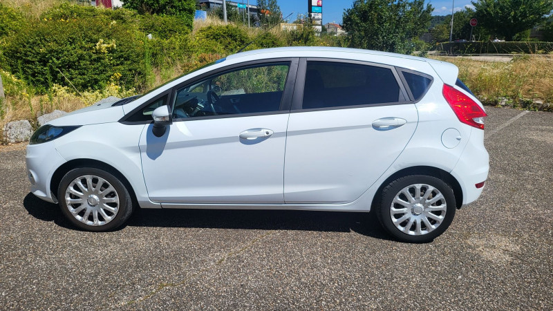 Photo 13 de l'offre de FORD FIESTA 1.4 16V 96CH TREND PACK 5P à 9290€ chez L'Automobile Jérôme BATHIARD