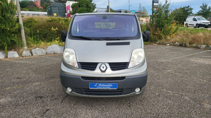 Photo 7 de l'offre de RENAULT TRAFIC II GENERATION L1H1 1000 2.0 DCI 115CH EVADO à 18290€ chez L'Automobile Jérôme BATHIARD