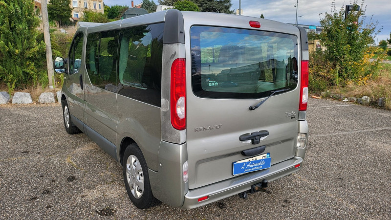 Photo 12 de l'offre de RENAULT TRAFIC II GENERATION L1H1 1000 2.0 DCI 115CH EVADO à 18290€ chez L'Automobile Jérôme BATHIARD