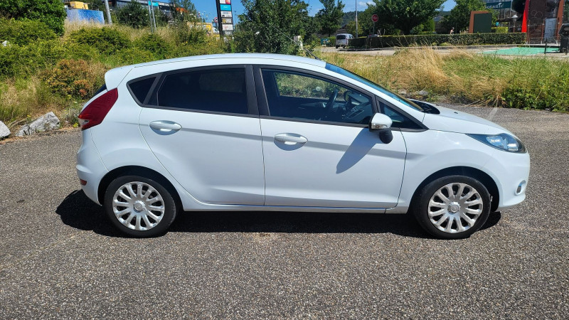 Photo 9 de l'offre de FORD FIESTA 1.4 16V 96CH TREND PACK 5P à 9290€ chez L'Automobile Jérôme BATHIARD