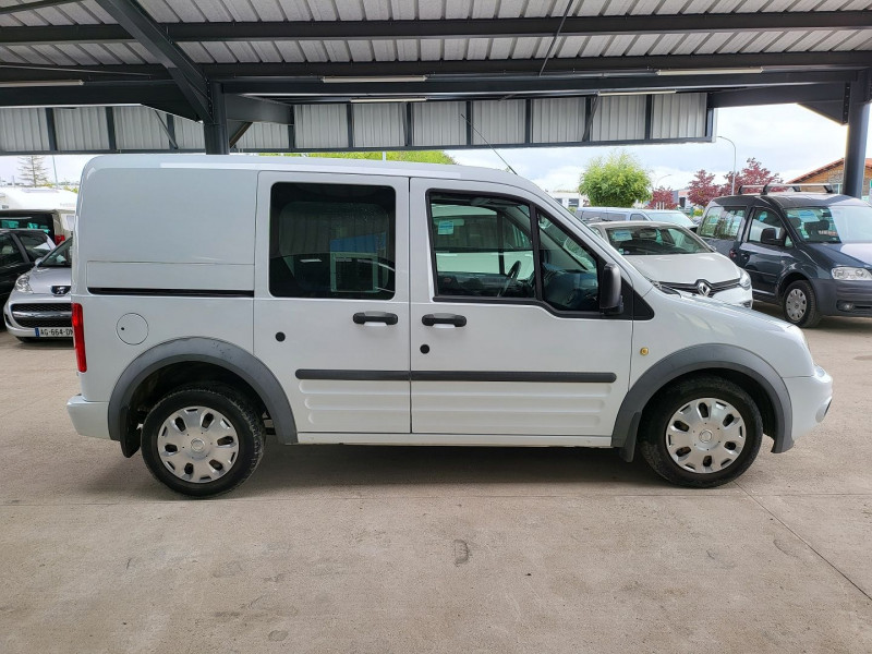 Photo 9 de l'offre de FORD TRANSIT CONNECT 1.8 TDCI 90CH COOL PACK à 10290€ chez L'Automobile Jérôme BATHIARD