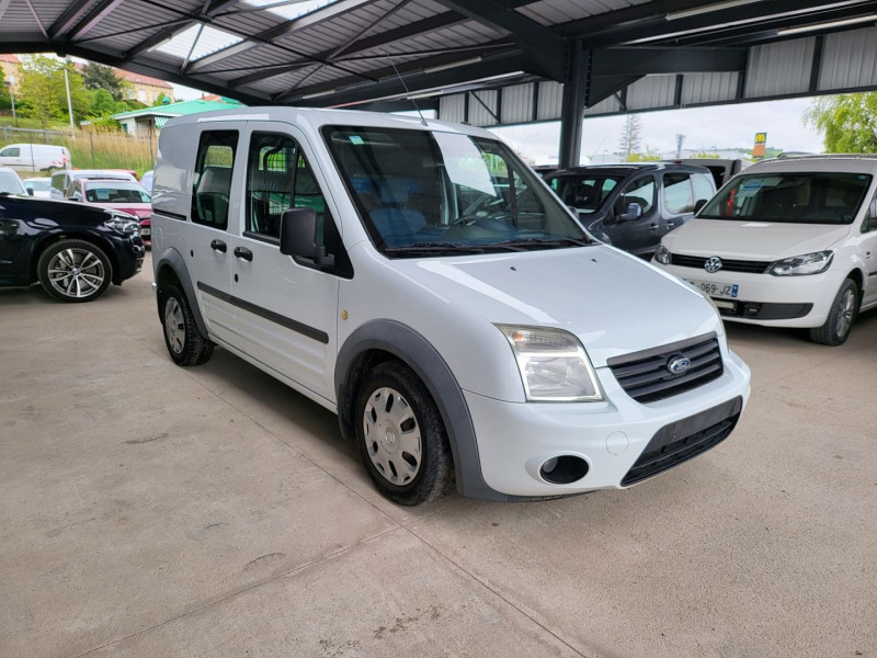 Photo 8 de l'offre de FORD TRANSIT CONNECT 1.8 TDCI 90CH COOL PACK à 10290€ chez L'Automobile Jérôme BATHIARD