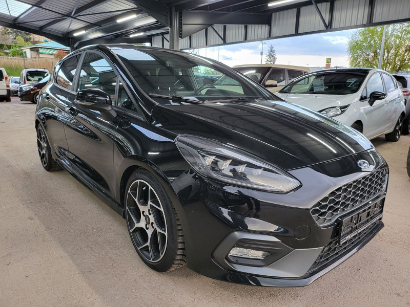 Photo 8 de l'offre de FORD FIESTA 1.5 ECOBOOST 200CH STOP&START ST-PACK à 20290€ chez L'Automobile Jérôme BATHIARD