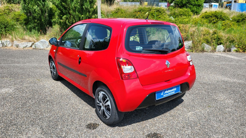 Photo 12 de l'offre de RENAULT TWINGO II 1.2 16V 75CH DYNAMIQUE à 6290€ chez L'Automobile Jérôme BATHIARD