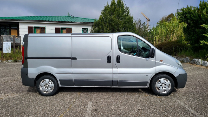 Photo 9 de l'offre de OPEL VIVARO FG F2900 L2H1 2.0 CDTI 115 à 14290€ chez L'Automobile Jérôme BATHIARD