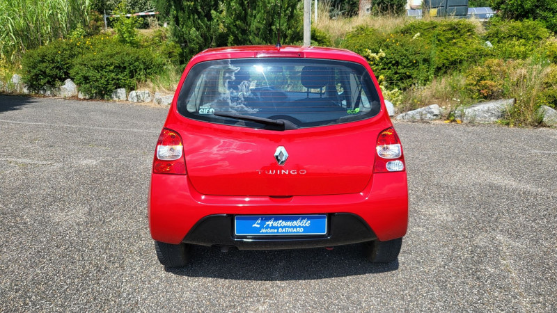 Photo 11 de l'offre de RENAULT TWINGO II 1.2 16V 75CH DYNAMIQUE à 6290€ chez L'Automobile Jérôme BATHIARD