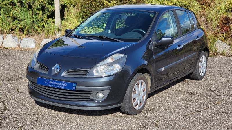 Photo 6 de l'offre de RENAULT CLIO III 1.5 DCI 85CH EXCEPTION 2 5P à 7290€ chez L'Automobile Jérôme BATHIARD