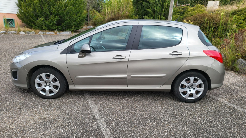 Photo 13 de l'offre de PEUGEOT 308 1.6 HDI92 FAP ACTIVE 5P à 8790€ chez L'Automobile Jérôme BATHIARD