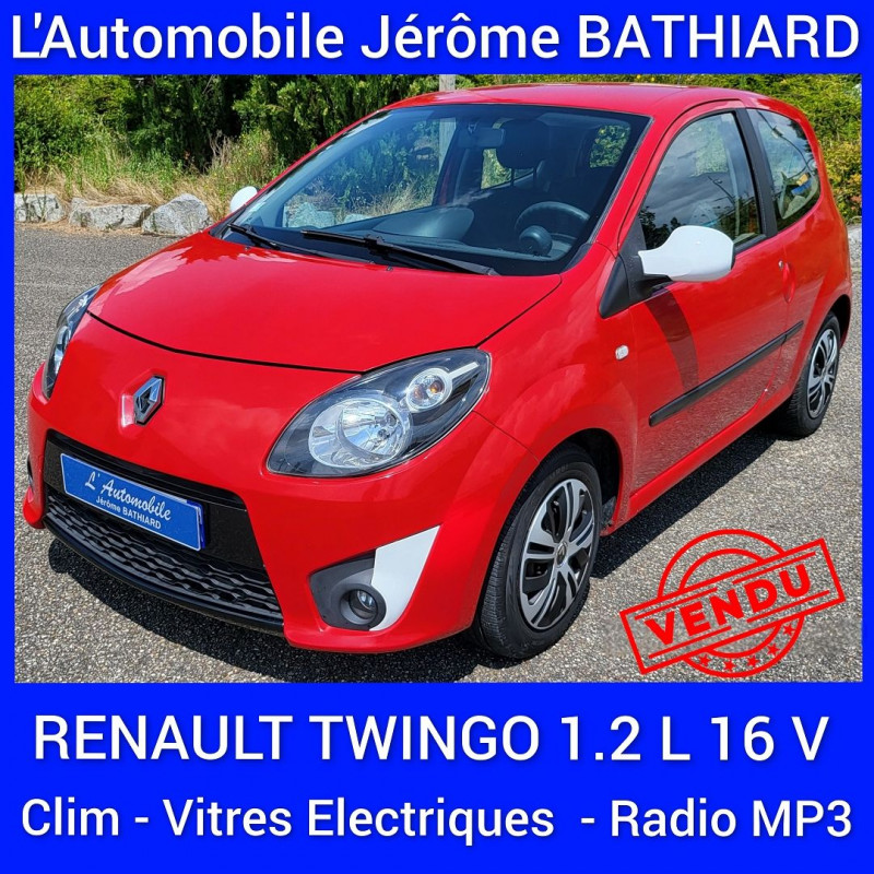 Renault TWINGO II 1.2 16V 75CH DYNAMIQUE Essence ROUGE Occasion à vendre