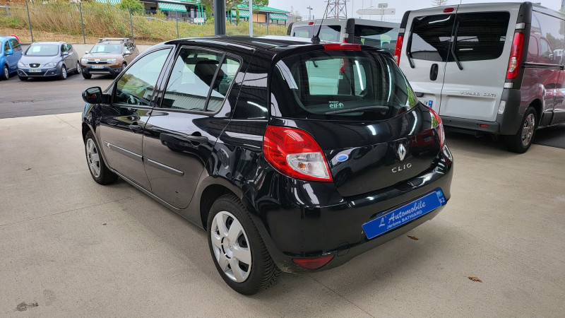 Photo 8 de l'offre de RENAULT CLIO III 1.2 16V 75CH ALIZE 5P à 7990€ chez L'Automobile Jérôme BATHIARD