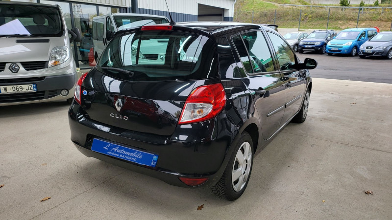 Photo 6 de l'offre de RENAULT CLIO III 1.2 16V 75CH ALIZE 5P à 7990€ chez L'Automobile Jérôme BATHIARD