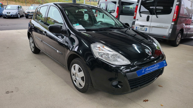 Photo 16 de l'offre de RENAULT CLIO III 1.2 16V 75CH ALIZE 5P à 7990€ chez L'Automobile Jérôme BATHIARD