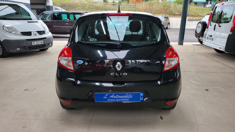 Photo 7 de l'offre de RENAULT CLIO III 1.2 16V 75CH ALIZE 5P à 7990€ chez L'Automobile Jérôme BATHIARD