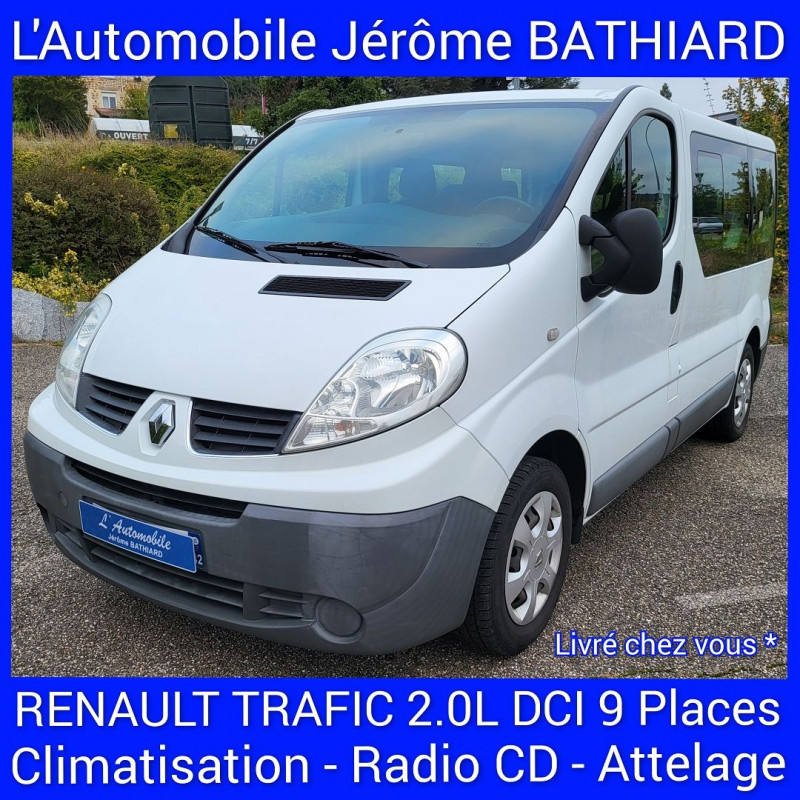 Photo 1 de l'offre de RENAULT TRAFIC II PASSENGER 2.0 DCI 90CH AUTHENTIQUE à 17290€ chez L'Automobile Jérôme BATHIARD