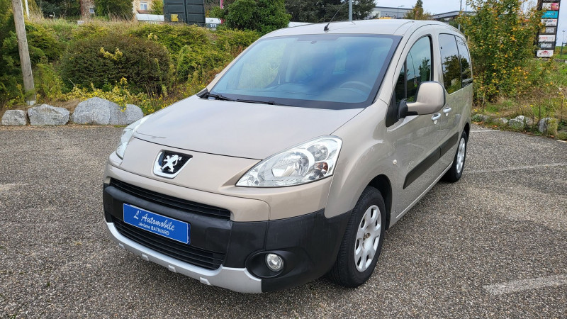 Photo 12 de l'offre de PEUGEOT PARTNER TEPEE 1.6 HDI90 LOISIRS à 9290€ chez L'Automobile Jérôme BATHIARD