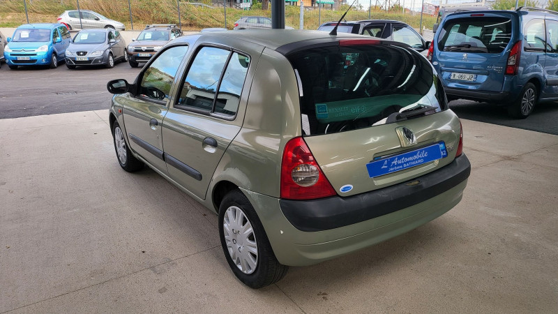 Photo 14 de l'offre de RENAULT CLIO II 1.4 16V 98CH EXPRESSION 5P à 5290€ chez L'Automobile Jérôme BATHIARD