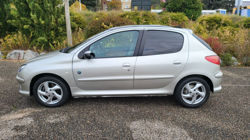 Photo 3 de l'offre de PEUGEOT 206 2.0 HDI ROLAND GARROS 5P à 4290€ chez L'Automobile Jérôme BATHIARD