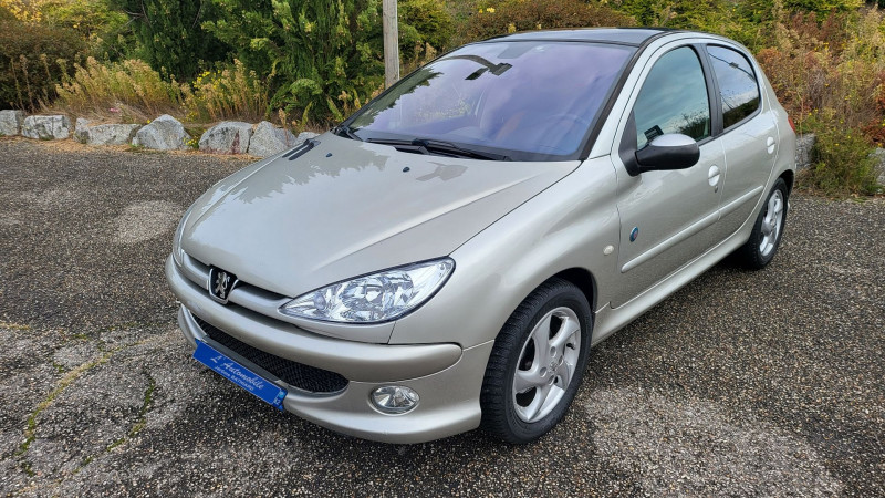 Photo 4 de l'offre de PEUGEOT 206 2.0 HDI ROLAND GARROS 5P à 4290€ chez L'Automobile Jérôme BATHIARD