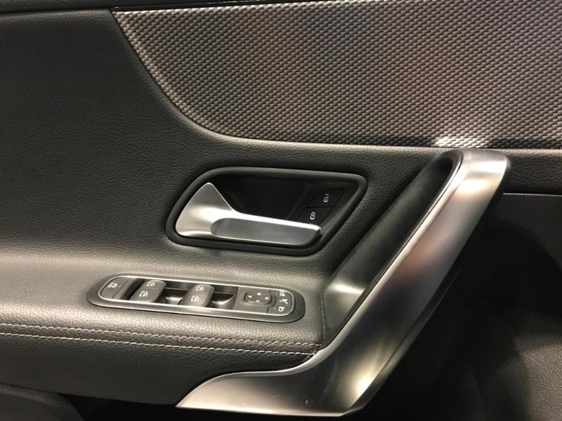 Photo 13 de l'offre de MERCEDES-BENZ Classe A 180 d 116ch Progressive Line 7G-DCT à 27800€ chez Garage Aubin