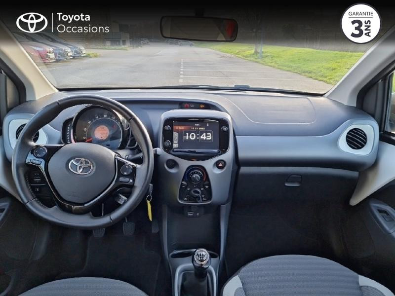 Photo 8 de l'offre de TOYOTA Aygo 1.0 VVT-i 69ch x-play 5p à 11490€ chez Horizon Quimper