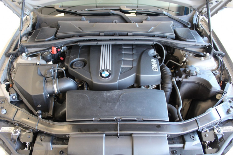 Photo 11 de l'offre de BMW SERIE 3 (E90) 318D 143CH CONFORT à 8900€ chez BMC Autos 47