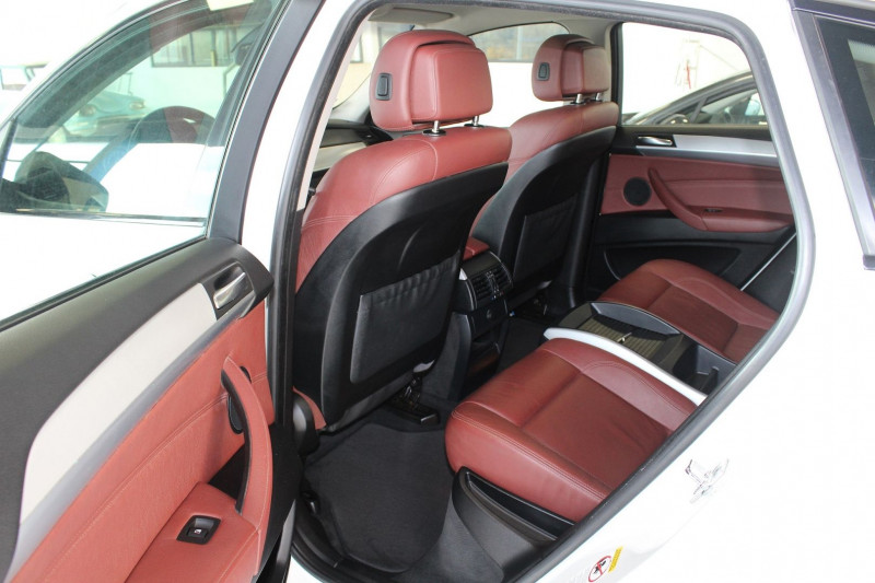 Photo 13 de l'offre de BMW X6 (E71) 3.5DA 286CH EXCLUSIVE à 26900€ chez BMC Autos 47