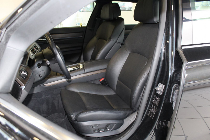 Photo 15 de l'offre de BMW SERIE 7 (F01/F02) 740DA 313CH LUXE à 24900€ chez BMC Autos 47