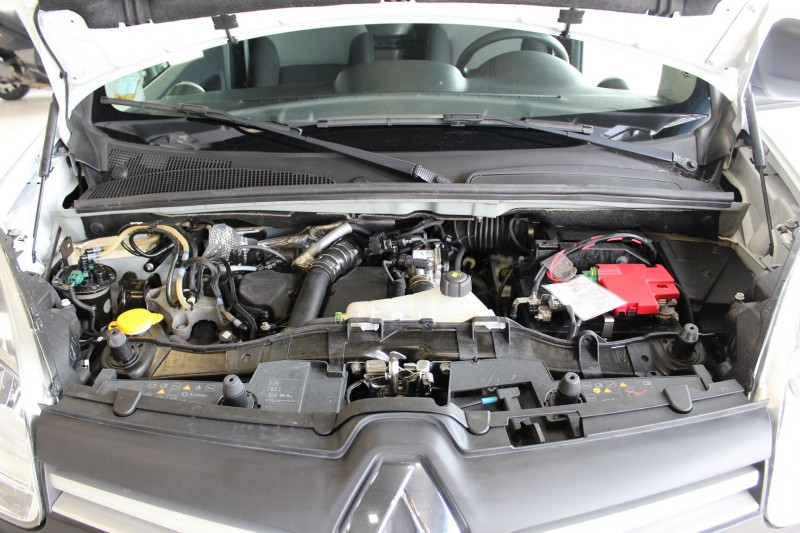 Photo 11 de l'offre de RENAULT KANGOO II EXPRESS 1.5 DCI 75CH ENERGY CONFORT EURO6 à 10600€ chez BMC Autos 47