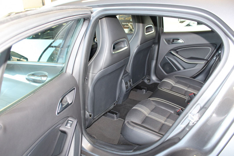 Photo 3 de l'offre de MERCEDES-BENZ CLASSE GLA 180 D SENSATION à 19990€ chez BMC Autos 47