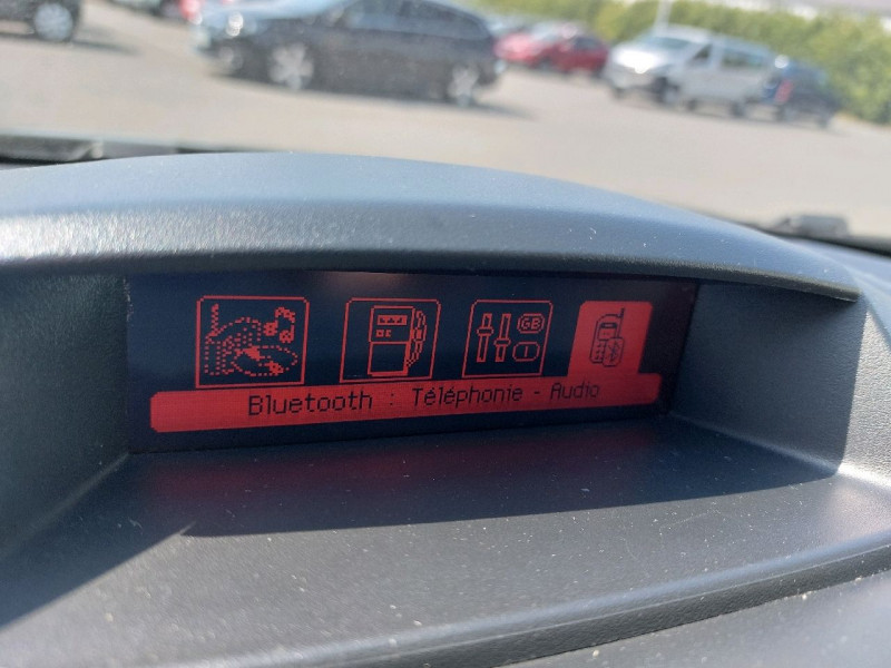 Photo 13 de l'offre de CITROEN BERLINGO BLUEHDI 100CH FEEL à 12990€ chez Carlyss automobiles Vitré