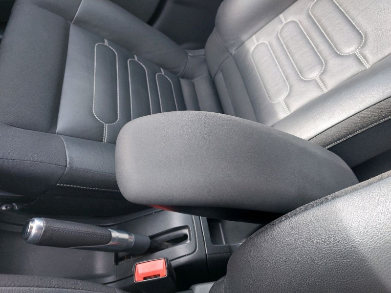 Photo 12 de l'offre de CITROEN C4 CACTUS PURETECH 110 SHINE S&S à 11990€ chez Carlyss automobiles Vitré