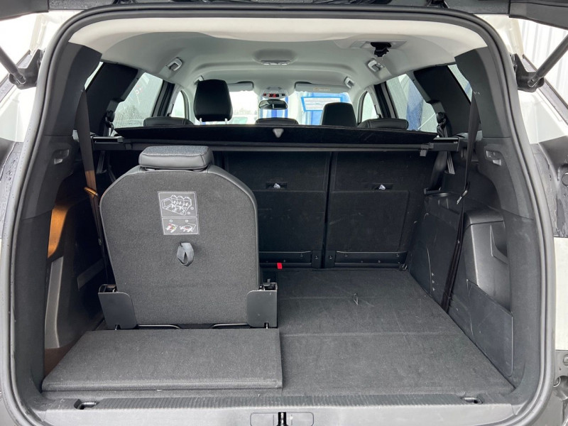 Photo 7 de l'offre de PEUGEOT 5008 1.2 PURETECH 130CH S&S ALLURE EAT8 à 33990€ chez Carlyss automobiles Vitré