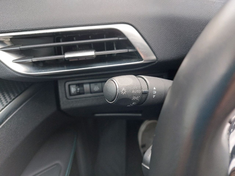 Photo 19 de l'offre de PEUGEOT 3008 1.2 PURETECH 130CH S&S ALLURE à 25490€ chez Carlyss automobiles Vitré