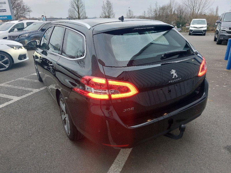 Photo 3 de l'offre de PEUGEOT 308 SW 1.2 PURETECH 130CH E6.3 S&S ALLURE à 17990€ chez Carlyss automobiles Vitré