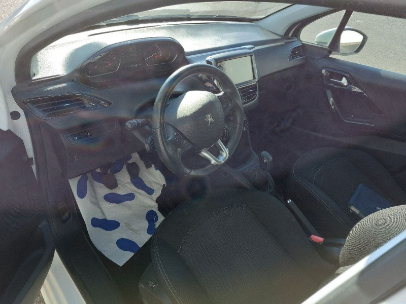 Photo 8 de l'offre de PEUGEOT 208 1.2 PURETECH 82CH E6.2 EVAP ACTIVE 5P à 9990€ chez Carlyss automobiles Vitré