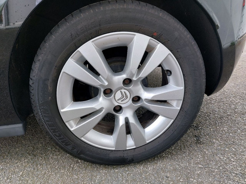 Photo 6 de l'offre de CITROEN DS3 1.2 VTI PURETECH SO CHIC à 10990€ chez Carlyss automobiles Vitré