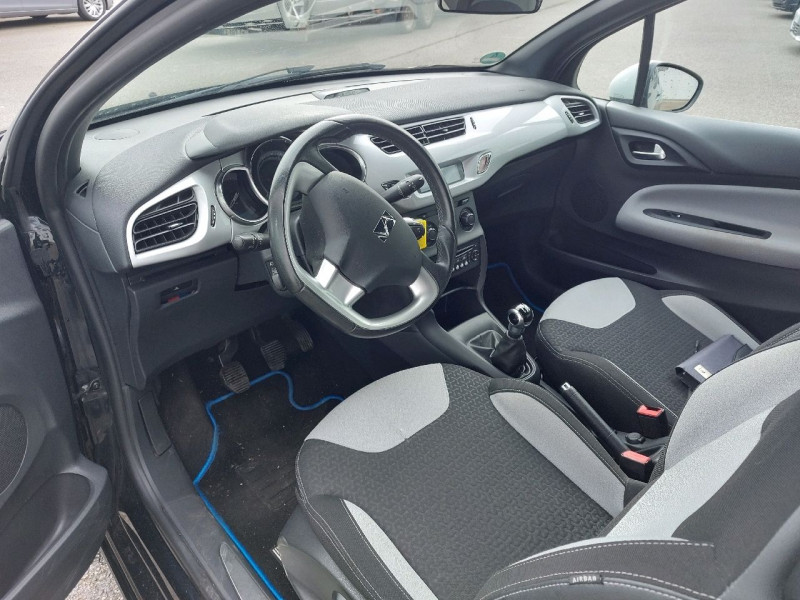 Photo 8 de l'offre de CITROEN DS3 1.2 VTI PURETECH SO CHIC à 10990€ chez Carlyss automobiles Vitré