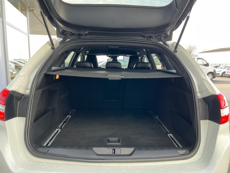 Photo 5 de l'offre de PEUGEOT 308 SW 2.0 BLUEHDI FAP 180CH GT EAT6 à 14990€ chez Carlyss automobiles Vitré