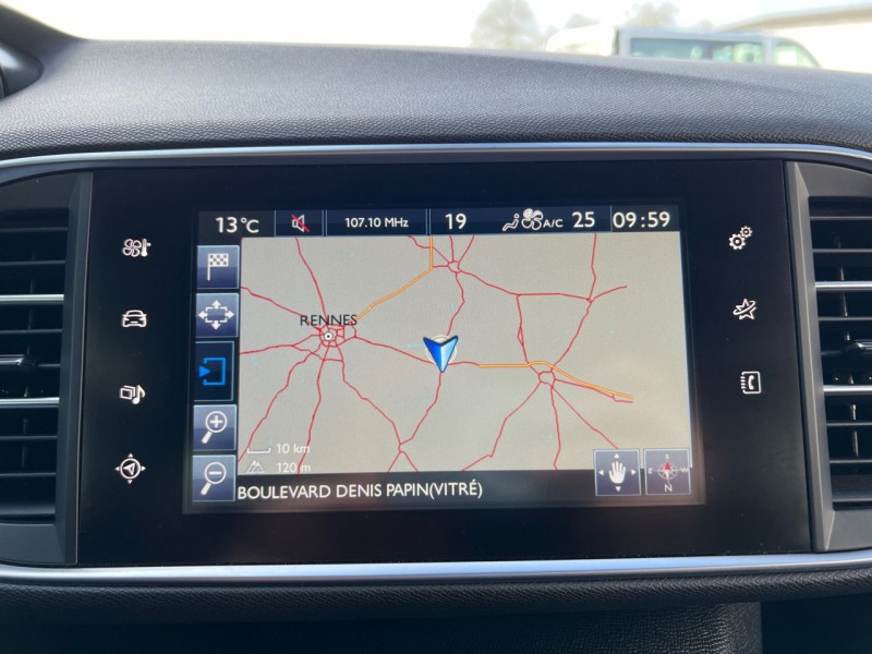Photo 15 de l'offre de PEUGEOT 308 SW 2.0 BLUEHDI FAP 180CH GT EAT6 à 14990€ chez Carlyss automobiles Vitré