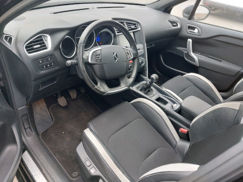Photo 8 de l'offre de CITROEN DS4 2.0 BLUEHDI 150CH SO CHIC S&S à 13490€ chez Carlyss automobiles Vitré
