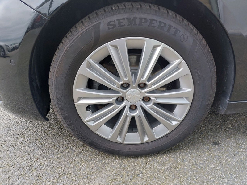 Photo 6 de l'offre de PEUGEOT 308 SW 1.2 PURETECH 130CH ?6.C S&S ALLURE à 17490€ chez Carlyss automobiles Vitré