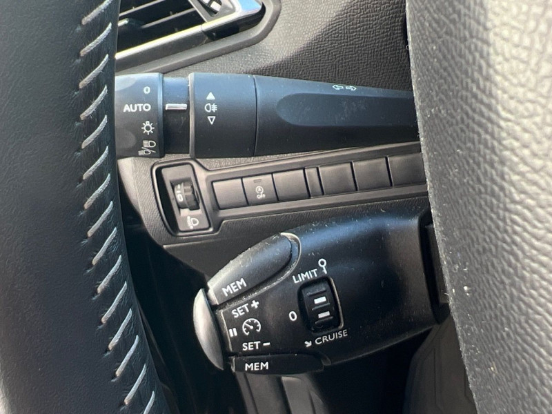 Photo 12 de l'offre de PEUGEOT 308 1.2 PURETECH 130CH E6.C S&S ACTIVE BUSINESS 5CV à 16790€ chez Carlyss automobiles Vitré