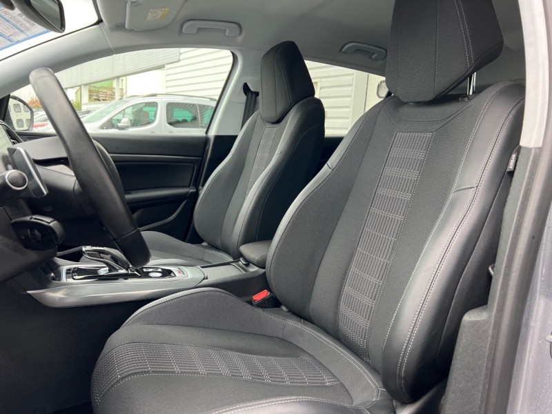 Photo 8 de l'offre de PEUGEOT 308 1.2 PURETECH 130CH E6.3 S&S ALLURE BUSINESS EAT8 à 16990€ chez Carlyss automobiles Vitré